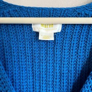 Worn once! Comfy and cute cropped Maeve sweater from Anthropologie.